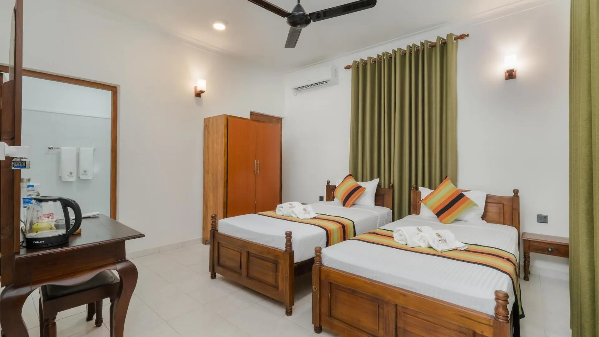 Paradise Holiday Village Νεγκόμπο 3*,