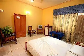 Paradise Holiday Village Negombo Hotel