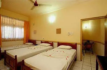 Paradise Holiday Village Negombo Hotel