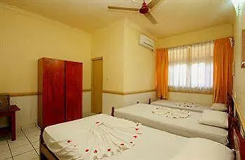 Paradise Holiday Village Negombo 3*,